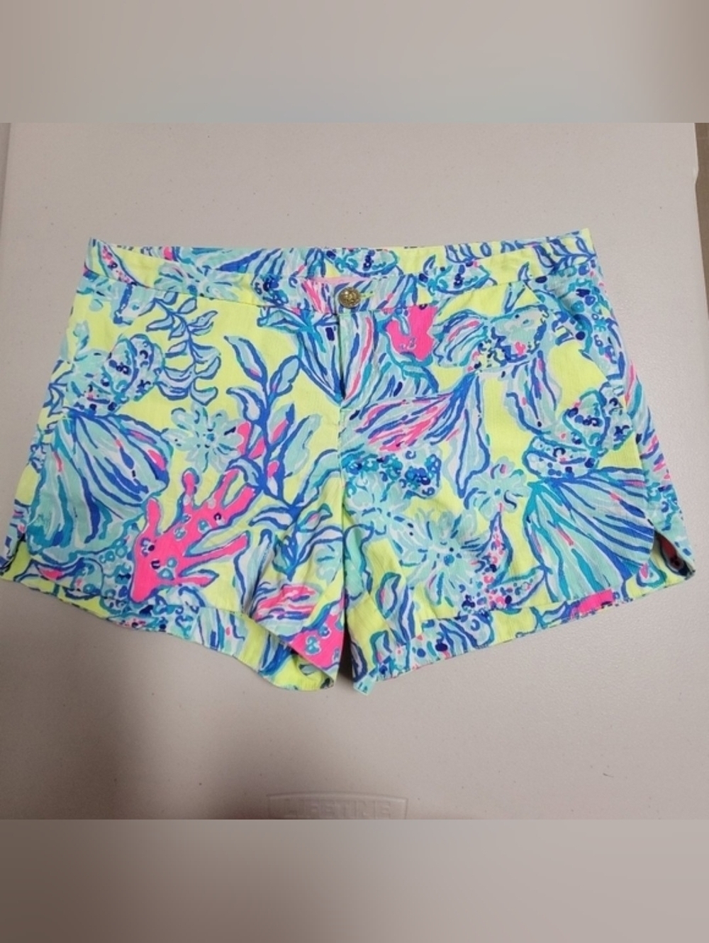 Lilly Pulitzer Adie Shorts Size 4.